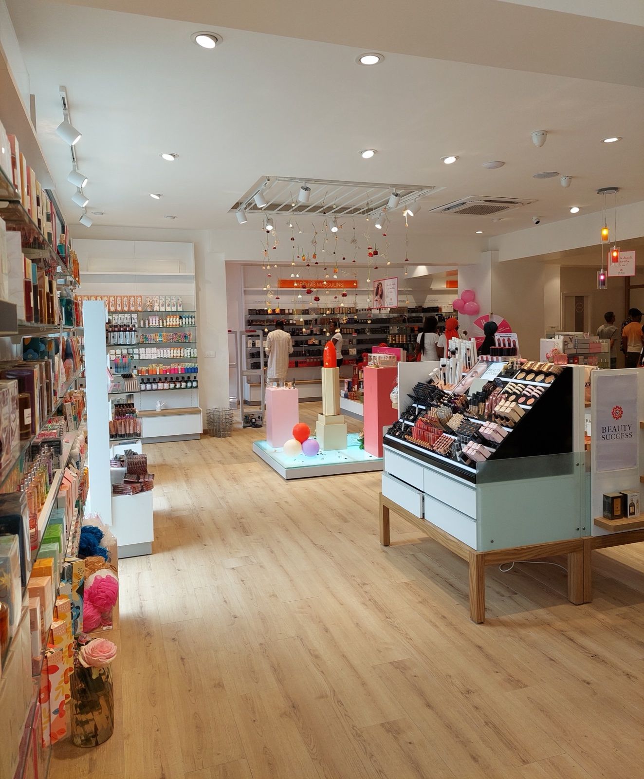 La boutique Beauty Success de Mermoz — parfums, maquillage, institut