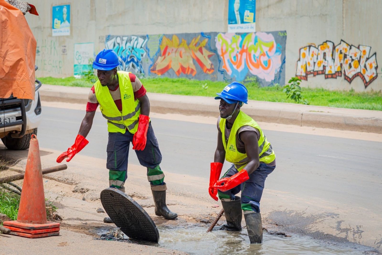 Équipe Delta SA en intervention d'assainissement, Dakar