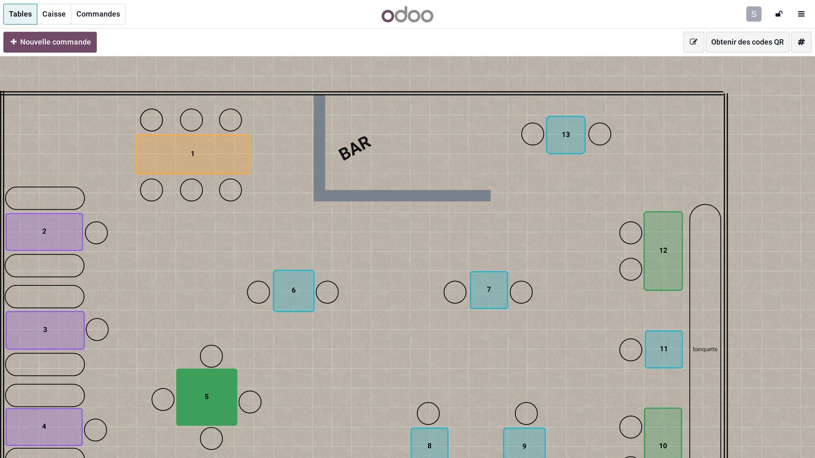 Le plan de salle de Sit n Dip, à Dakar : treize tables autour du bar, chacune avec ses places. Le bouton « Obtenir des codes QR » imprime le code de chaque table.