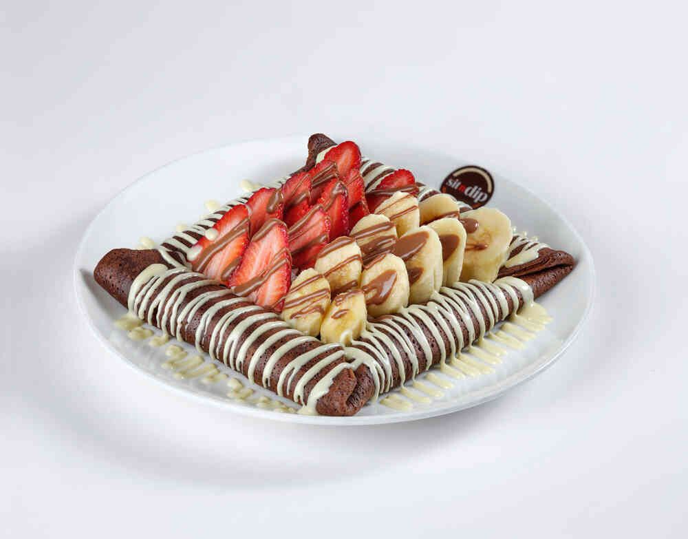 Crêpe spéciale — fruits de saison, chantilly, chocolat belge
