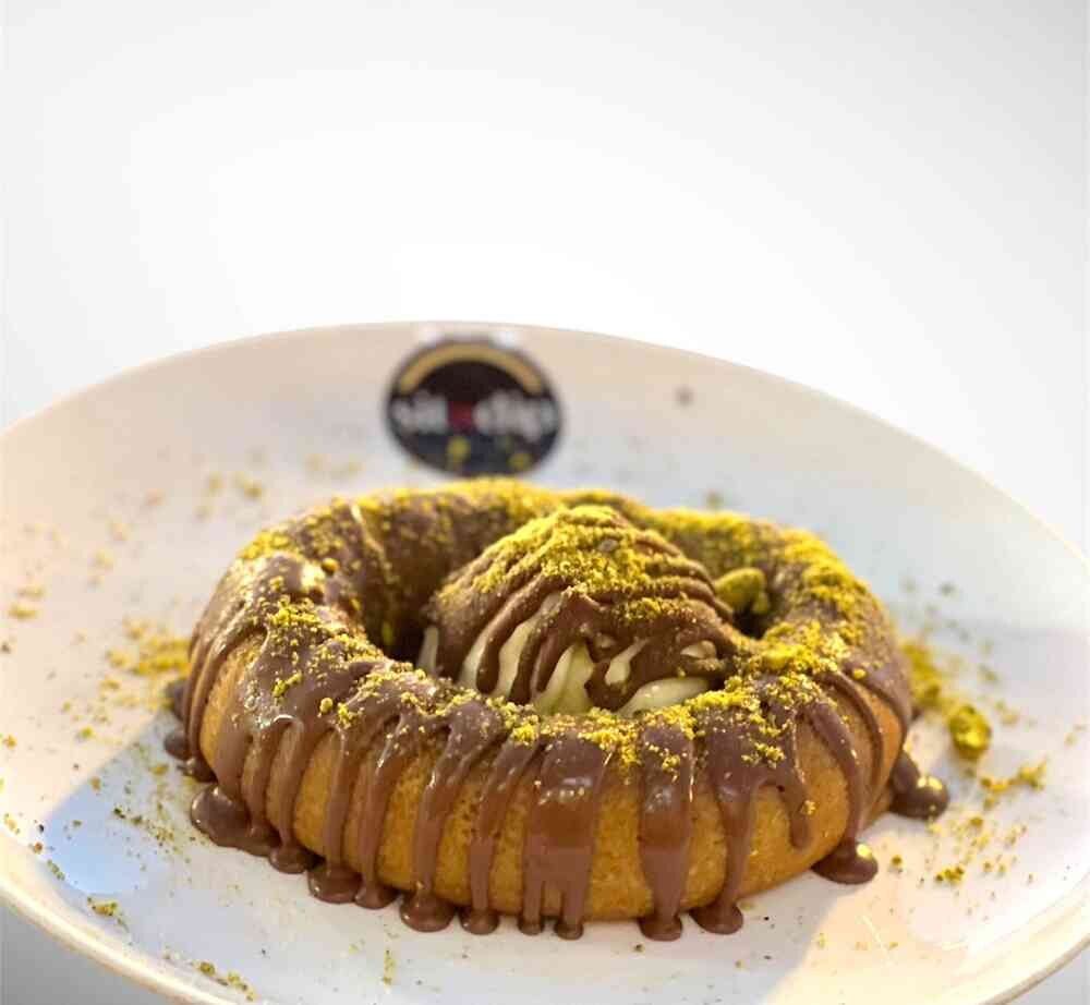 Tarboush pistache — brownie, chantilly, vermicelle, pistache et chocolat belge
